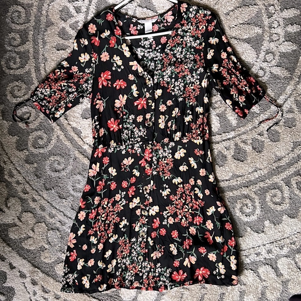 NWOT H&M Button Up Floral Dress - Picture 2 of 6